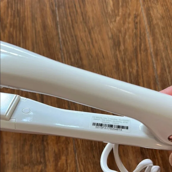 T3 Hair Straightener - Picture 4 of 7